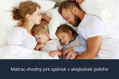 Rodina s dvoma deťmi spí na ortopedickou matraci s pamäťovou penou Azonelo Yellow.